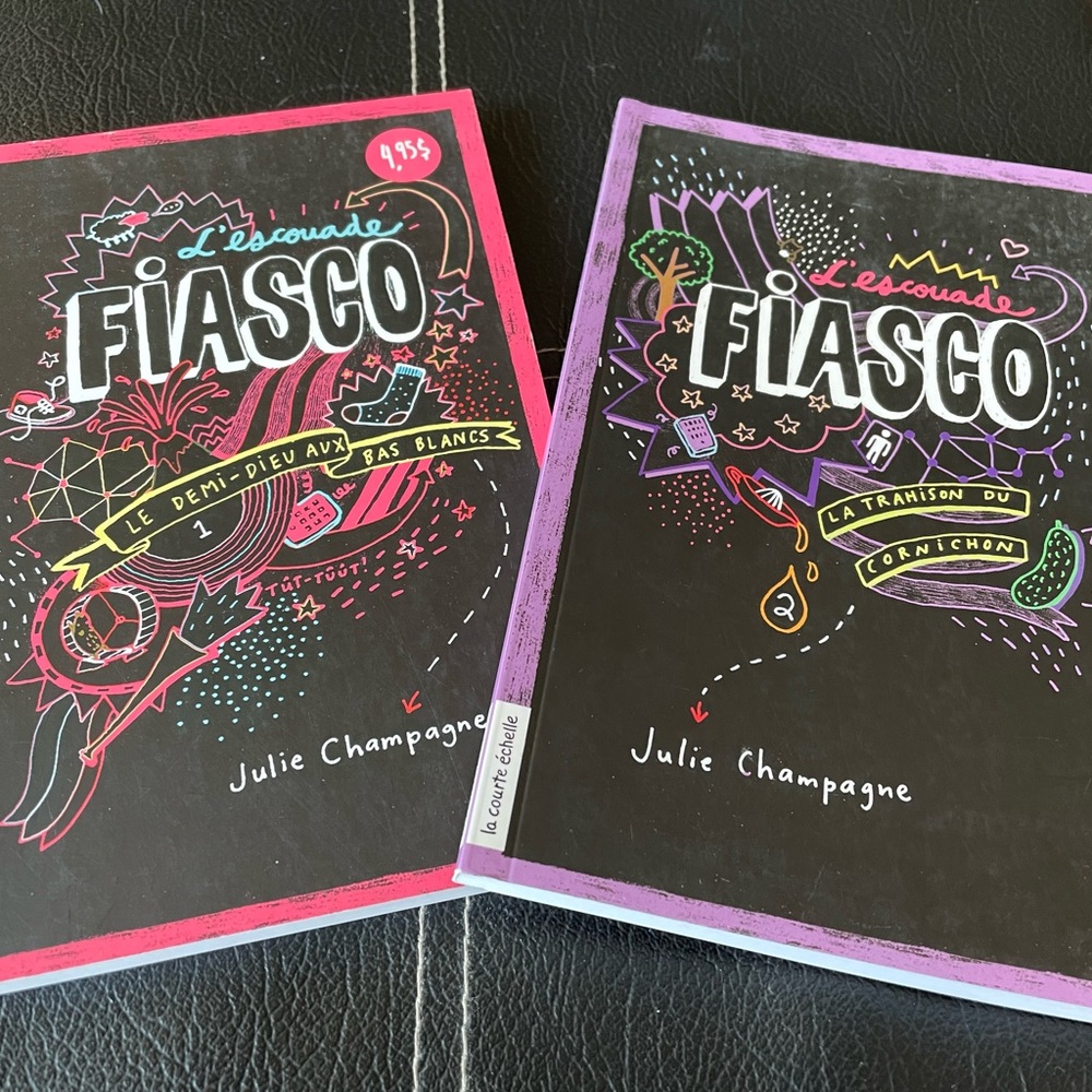 🌻3/$20 New! 2 french novels for pre-teens